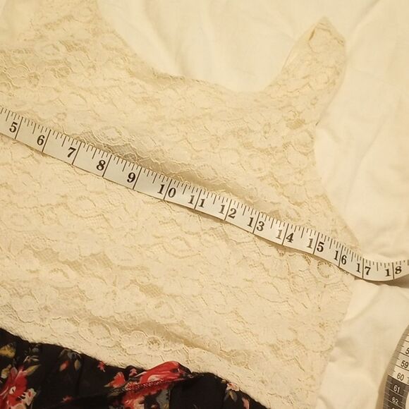 Lace and floral high low dress - Picture 8 of 12